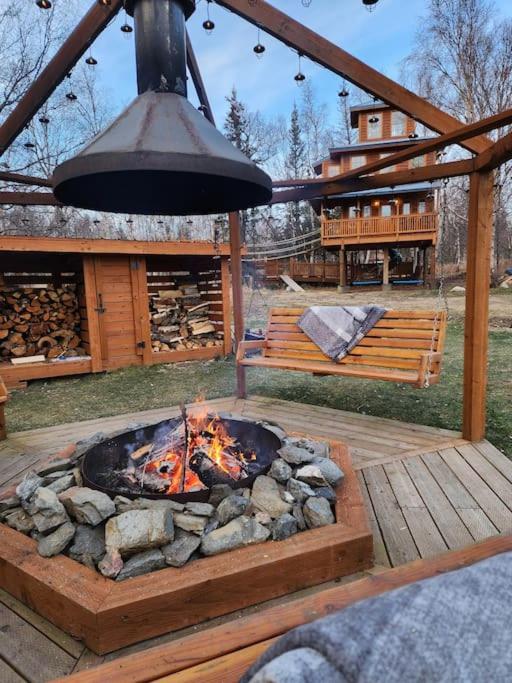 The Eagle'S Nest Treehouse Cabin Palmer Exterior foto