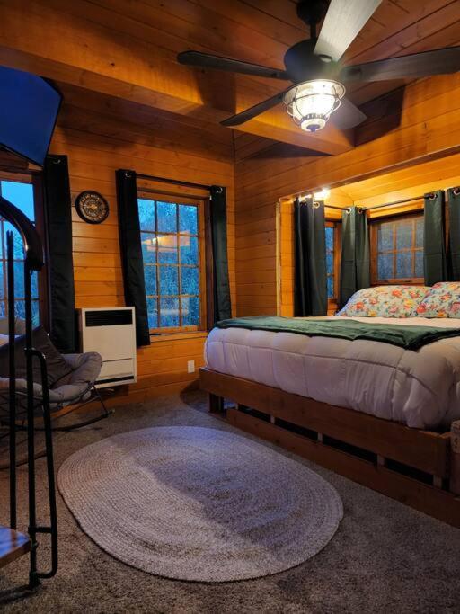 The Eagle'S Nest Treehouse Cabin Palmer Exterior foto