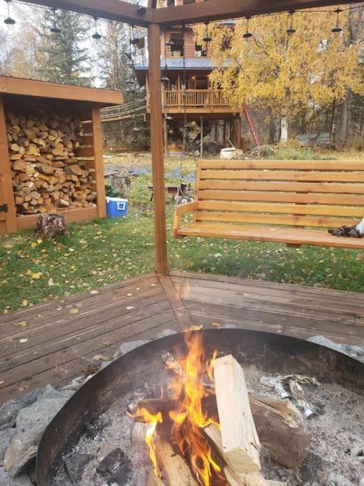 The Eagle'S Nest Treehouse Cabin Palmer Exterior foto